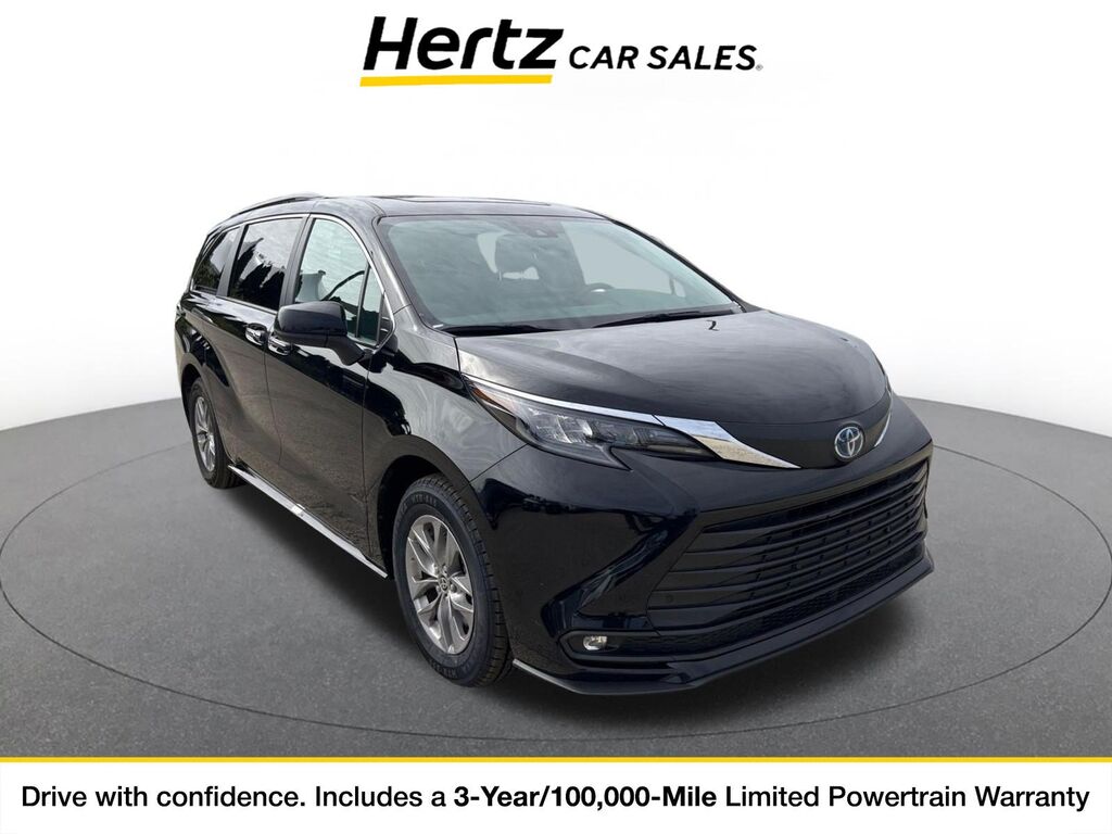 2025 Toyota Sienna XLE — photo 1 of 11