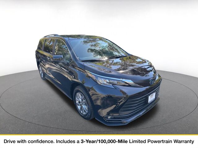 2025 Toyota Sienna XLE