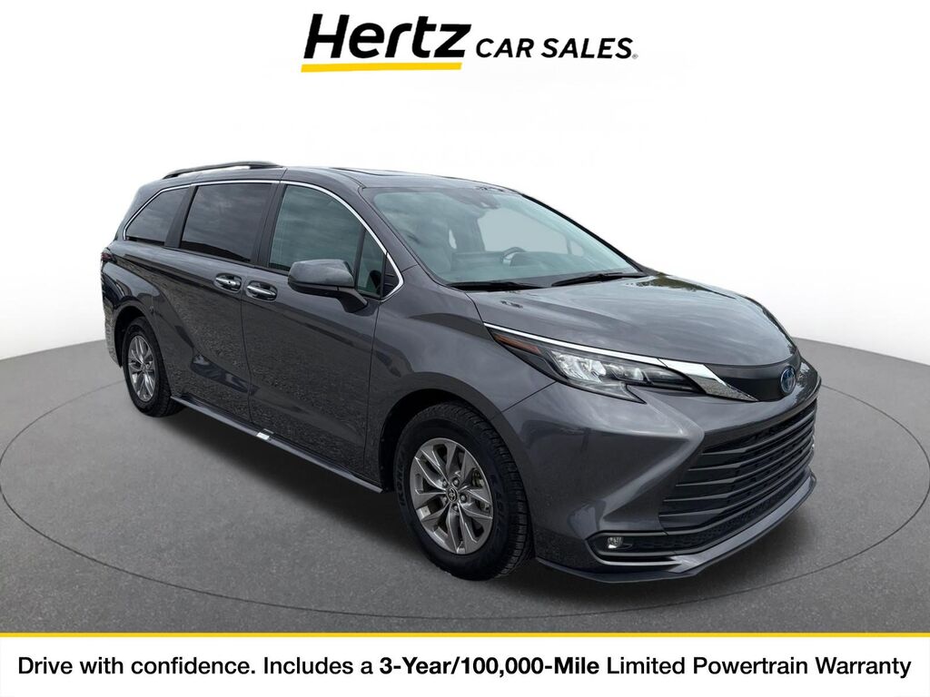 2025 Toyota Sienna XLE — photo 1 of 1