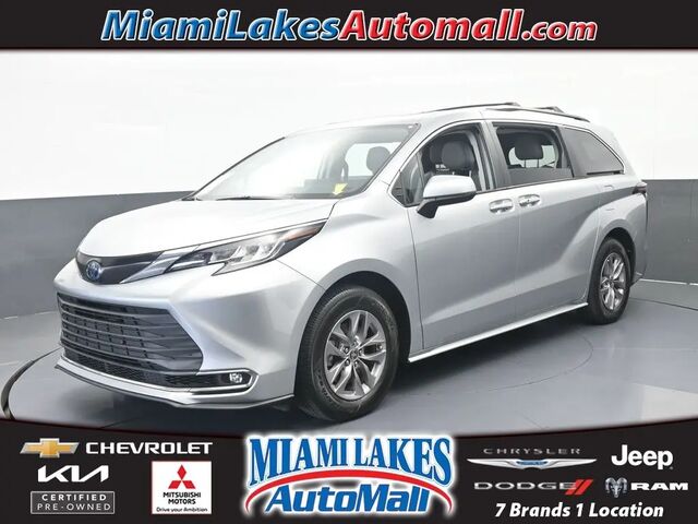 2023 Toyota Sienna XLE 8-Passenger
