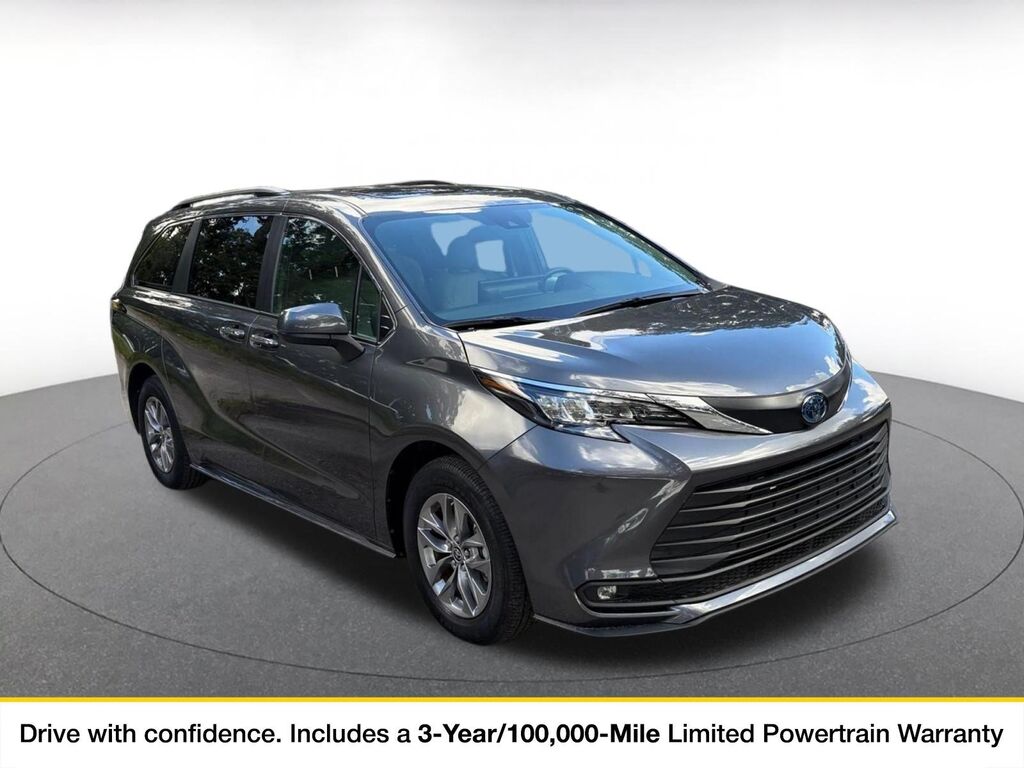 2025 Toyota Sienna XLE — photo 1 of 1