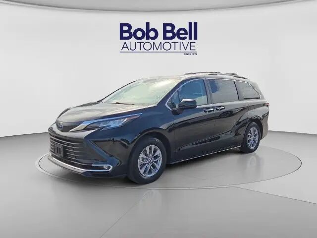 2022 Toyota Sienna XLE 7-Passenger