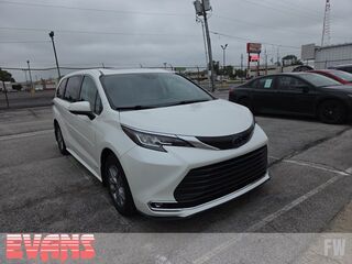 2021 Toyota Sienna XLE