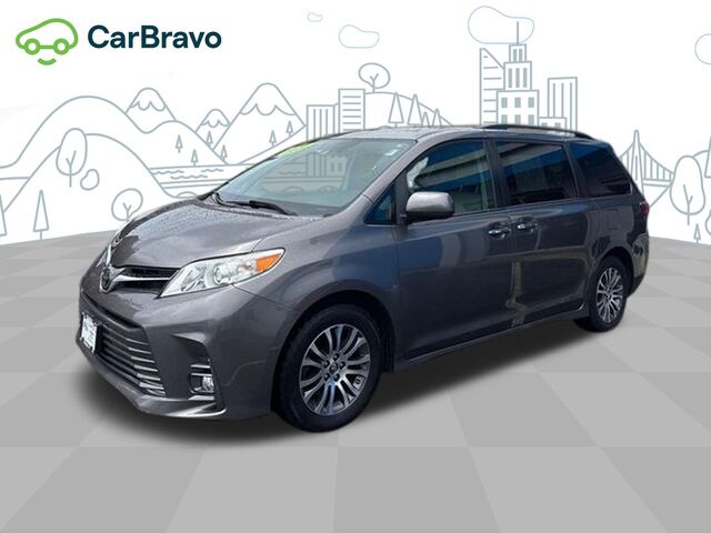 2020 Toyota Sienna XLE Auto Access Seat