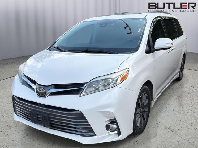 2018 Toyota Sienna XLE 8-Passenger