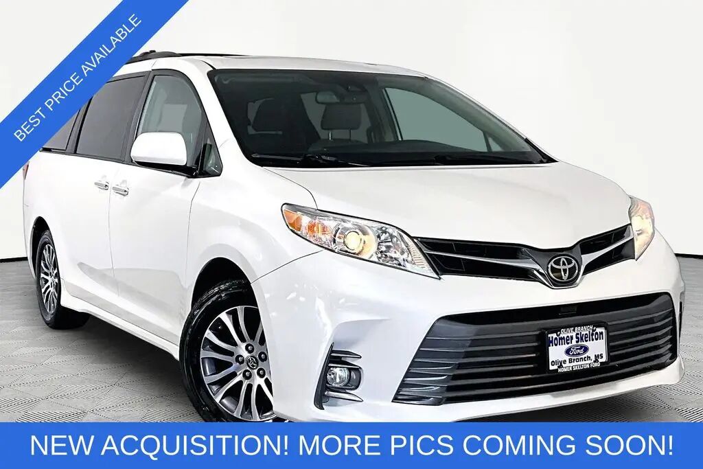 2019 Toyota Sienna Limited Premium 7-Passenger — photo 1 of 13