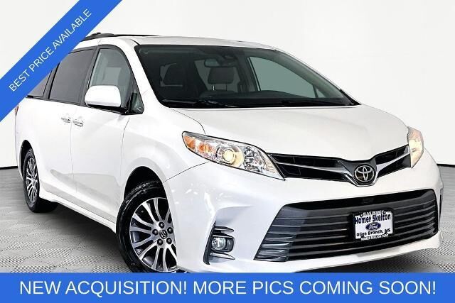 2019 Toyota Sienna XLE 7-Passenger Auto Access Seat