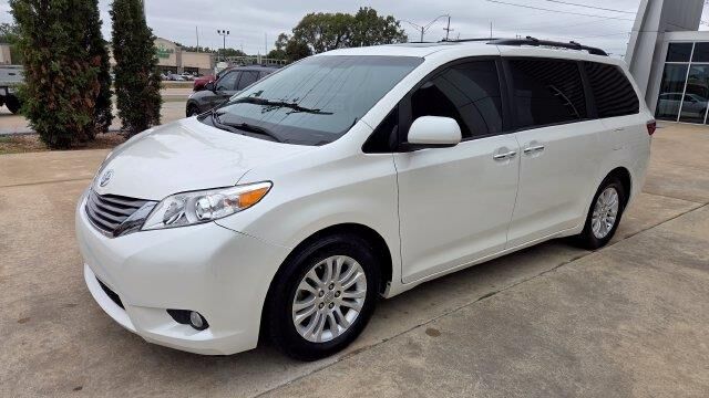2017 Toyota Sienna Limited Premium 7-Passenger