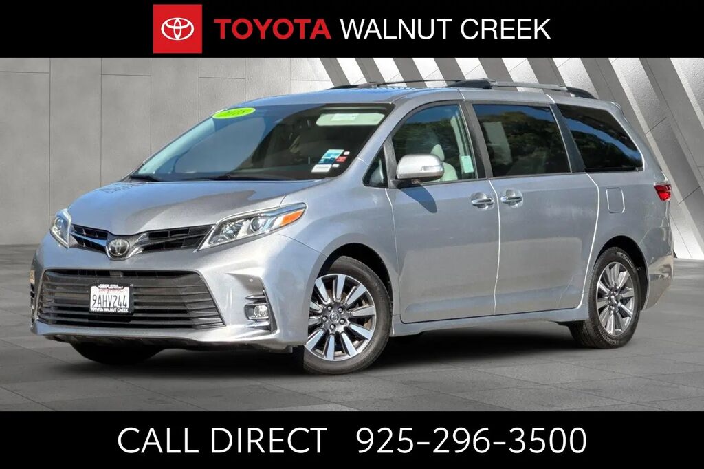 2018 Toyota Sienna XLE 8-Passenger — photo 1 of 13