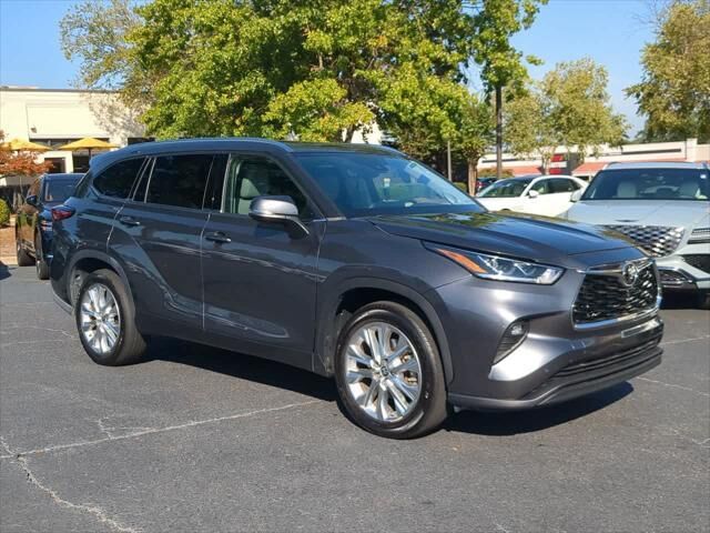 2021 Toyota Highlander Limited — photo 1 of 13