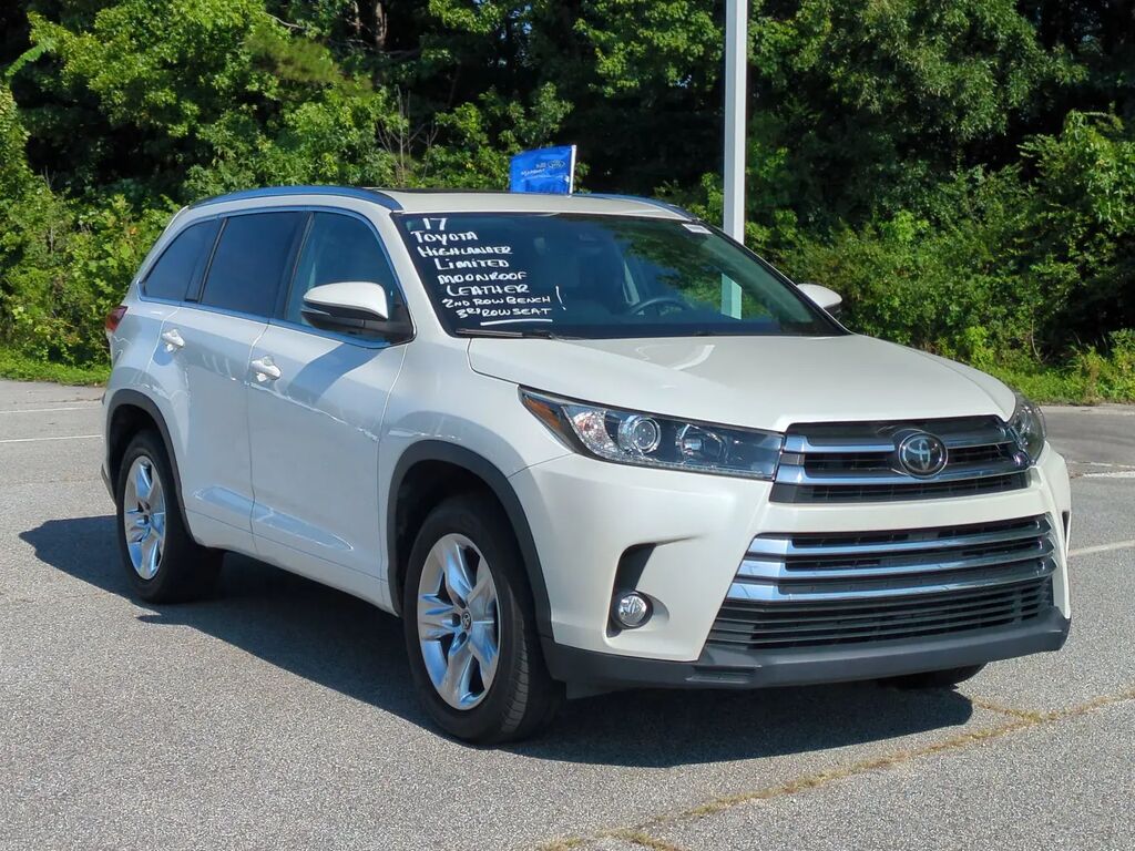 2017 Toyota Highlander Limited — photo 1 of 40