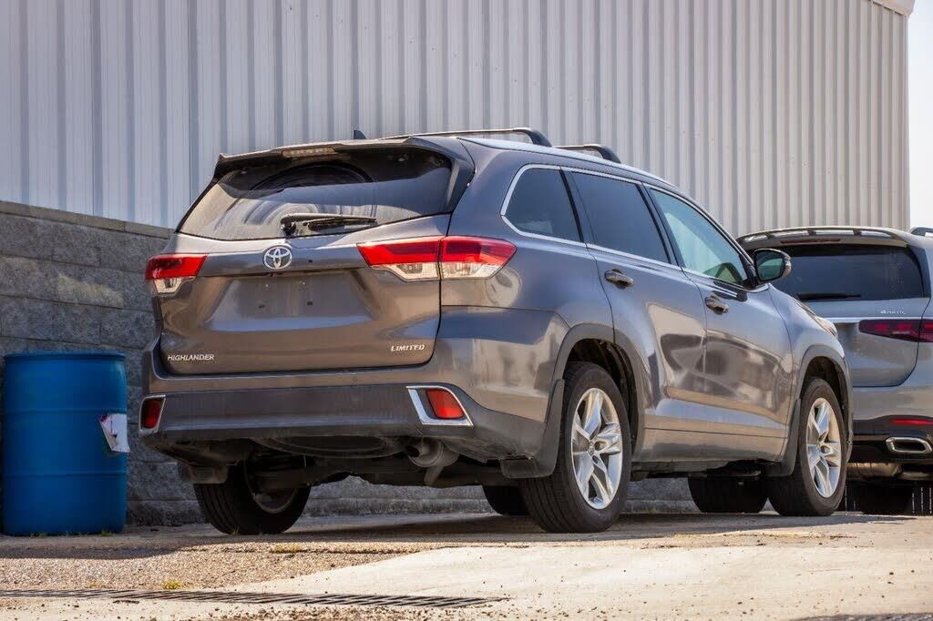 2018 Toyota Highlander Limited — photo 1 of 1
