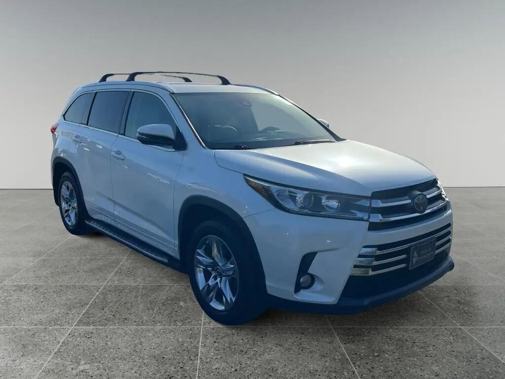 2017 Toyota Highlander Limited — photo 1 of 18