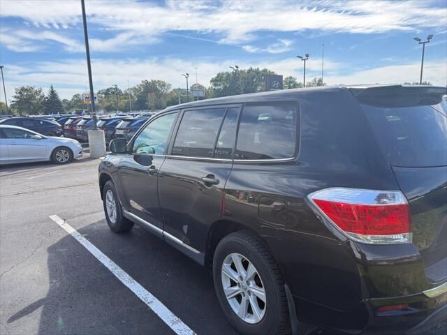2013 Toyota Highlander Base — photo 1 of 7