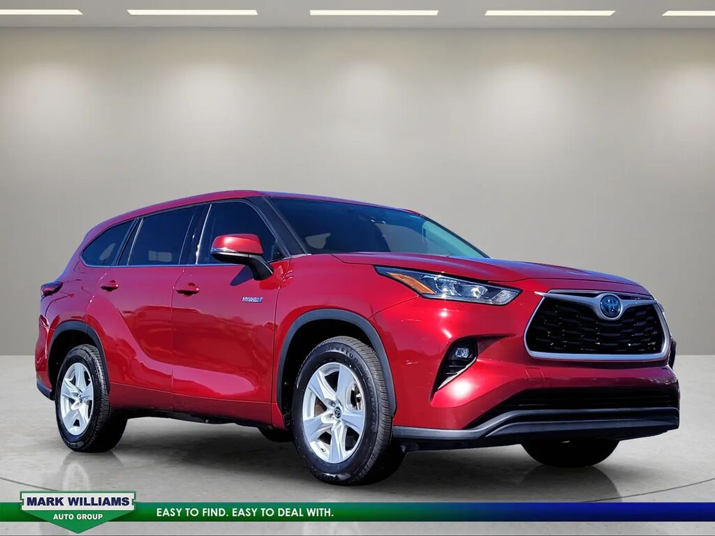 2020 Toyota Highlander Hybrid LE — photo 1 of 13