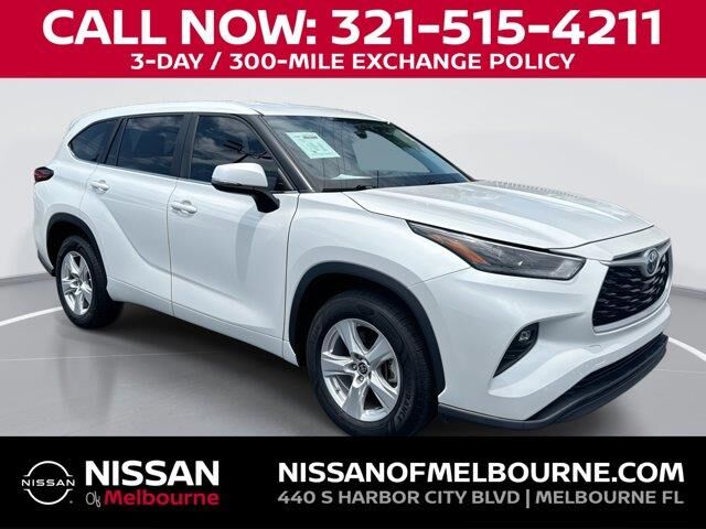 2023 Toyota Highlander Hybrid LE — photo 1 of 13