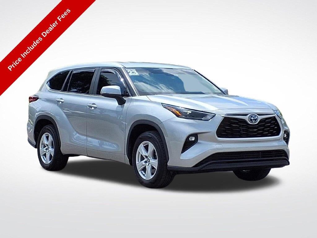 2023 Toyota Highlander Hybrid LE — photo 1 of 13