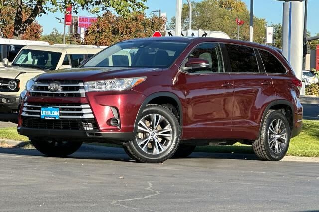 2017 Toyota Highlander LE