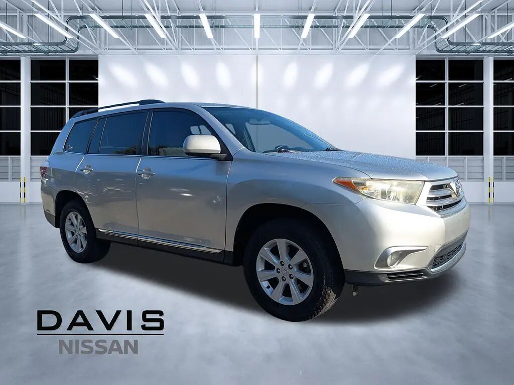 2013 Toyota Highlander SE — photo 1 of 13