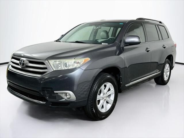 2013 Toyota Highlander SE