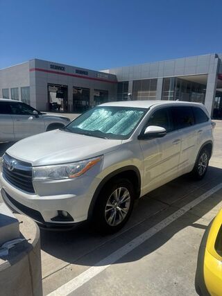 2014 Toyota Highlander LE Plus V6 — photo 1 of 13