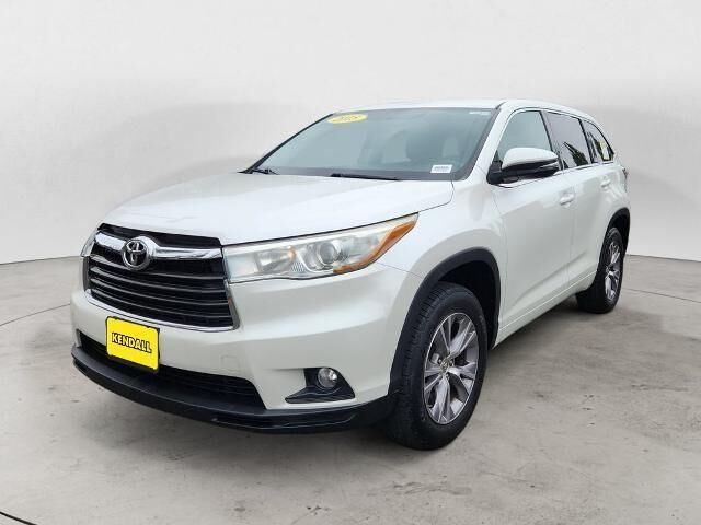 2015 Toyota Highlander LE — photo 1 of 5
