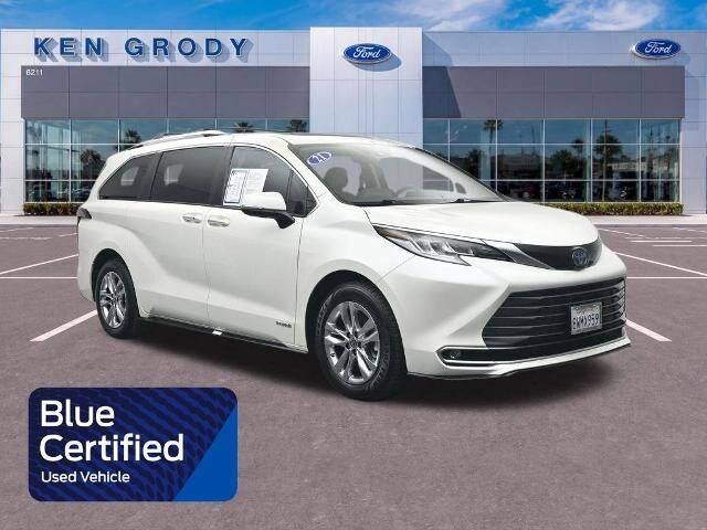 2021 Toyota Sienna Limited 7-Passenger