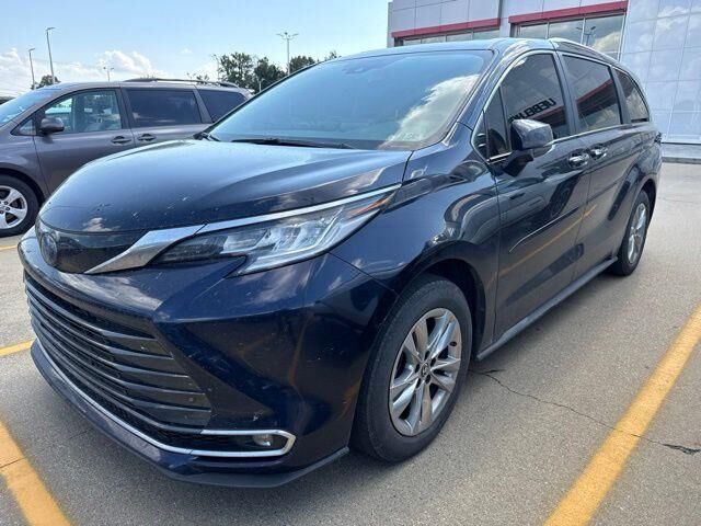 2024 Toyota Sienna Limited 7-Passenger