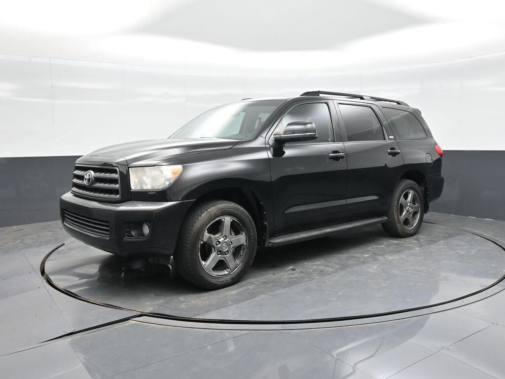 2013 Toyota Sequoia SR5 — photo 1 of 2