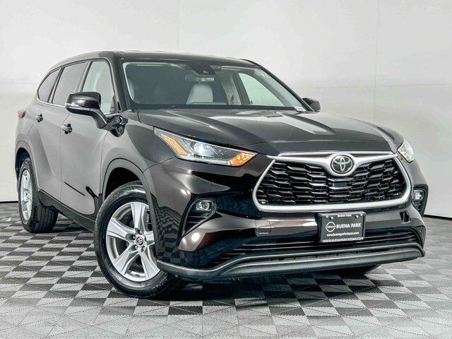 2021 Toyota Highlander LE