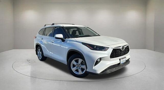 2022 Toyota Highlander LE