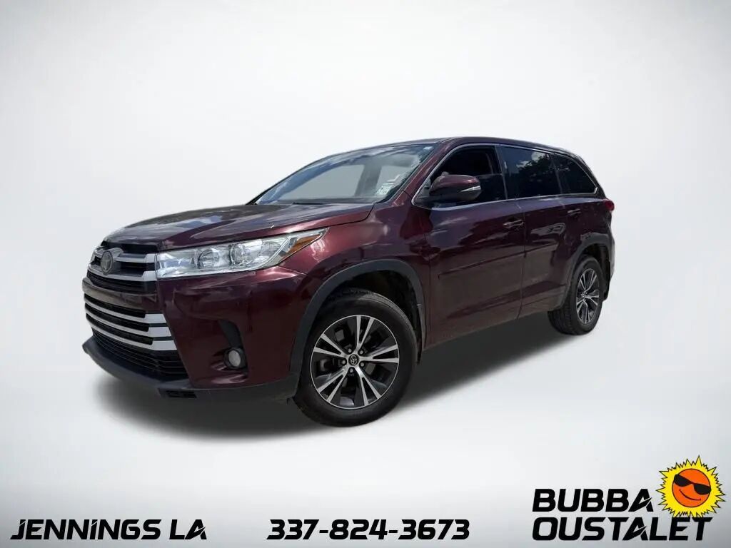 2018 Toyota Highlander LE — photo 1 of 21