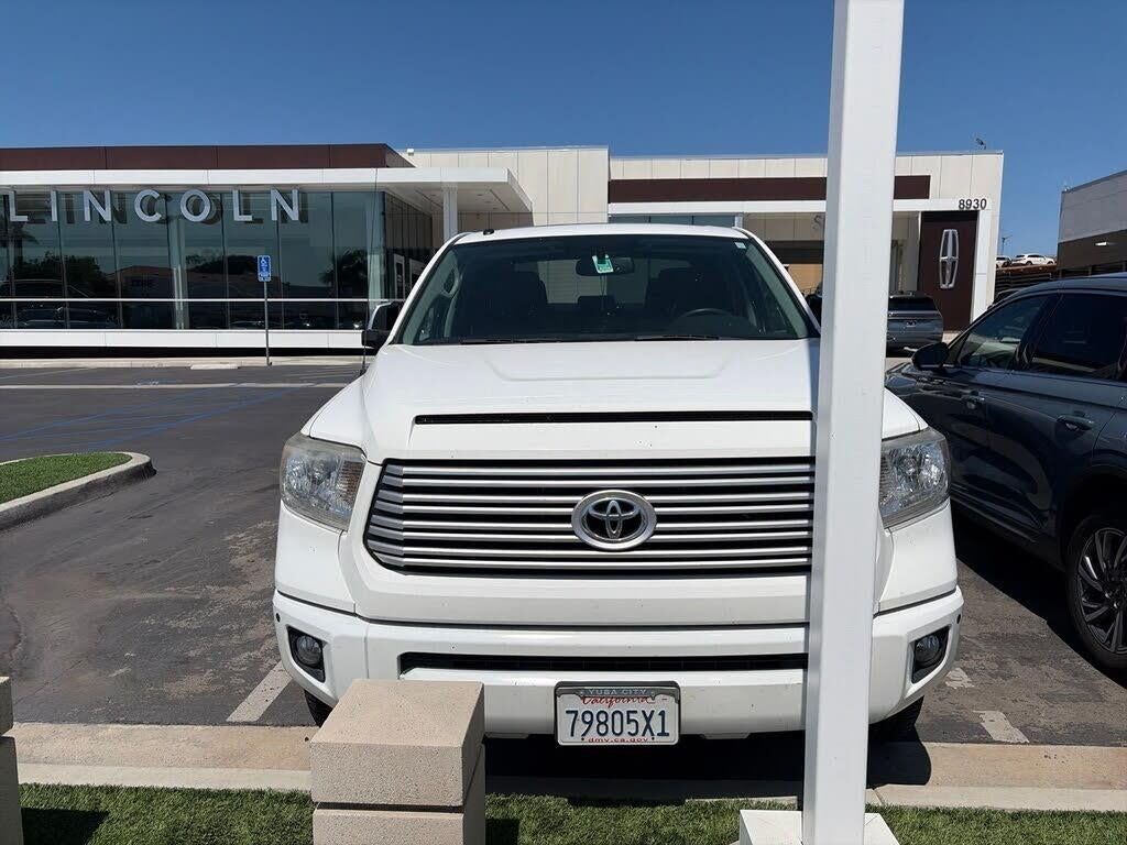 2016 Toyota Tundra Platinum — photo 1 of 13