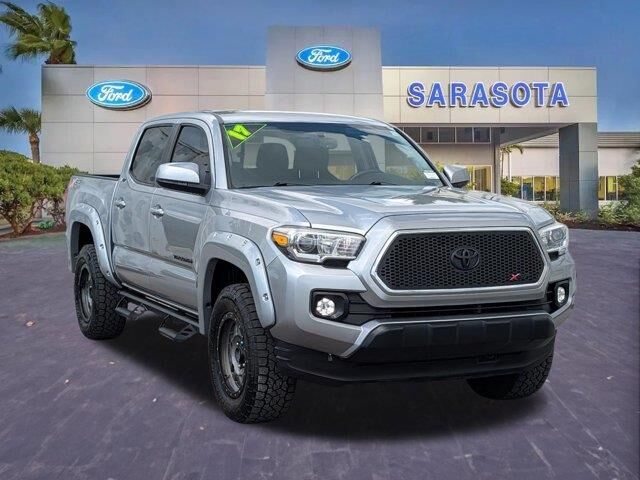 2017 Toyota Tacoma TRD Off-Road — photo 1 of 13