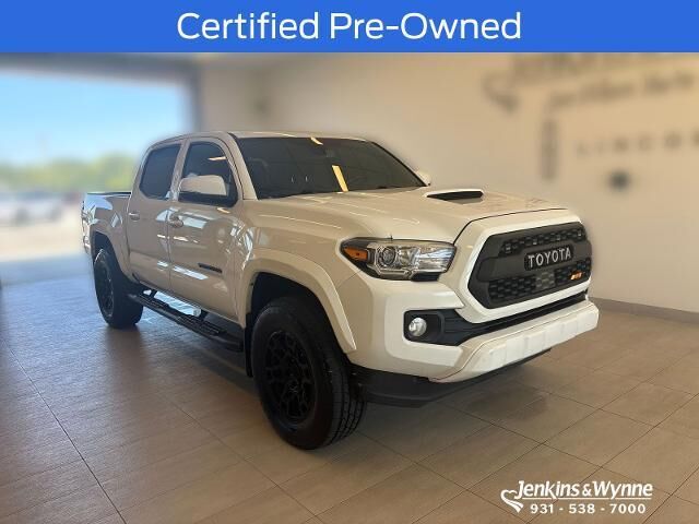 2021 Toyota Tacoma TRD Sport — photo 1 of 26