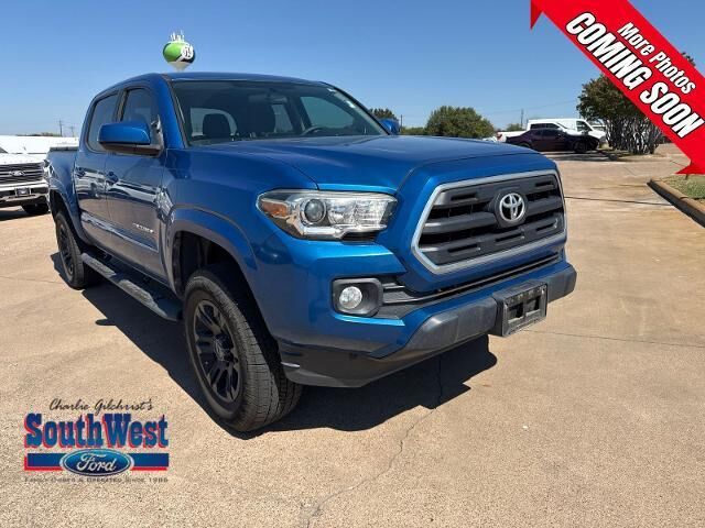 2016 Toyota Tacoma SR5 V6 — photo 1 of 26