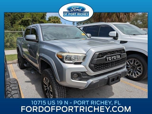 2017 Toyota Tacoma TRD Off-Road — photo 1 of 26