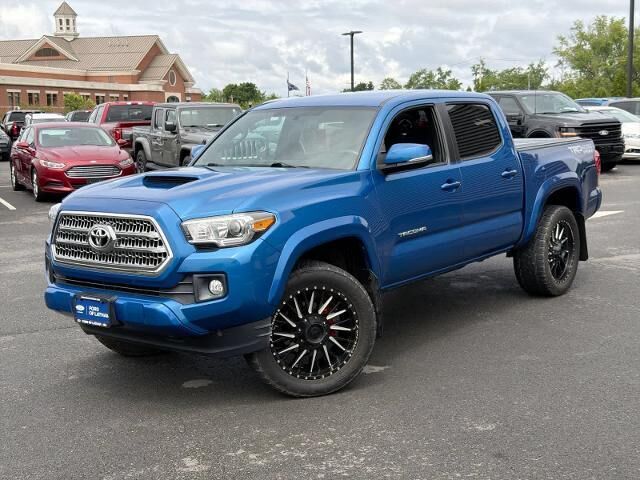 2017 Toyota Tacoma TRD Pro — photo 1 of 39