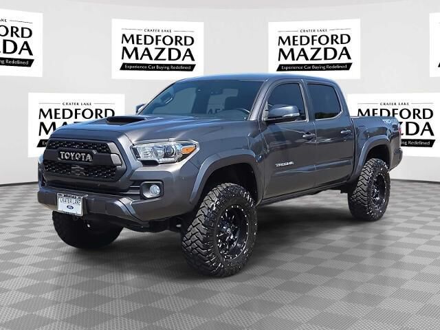 2020 Toyota Tacoma TRD Sport — photo 1 of 13