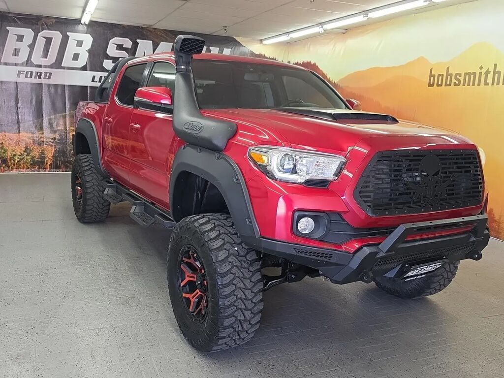 2017 Toyota Tacoma TRD Pro — photo 1 of 13