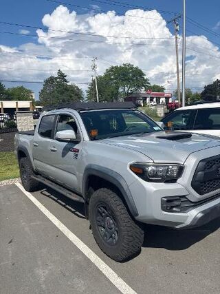 2017 Toyota Tacoma TRD Pro — photo 1 of 27