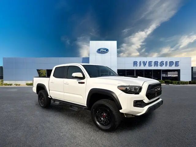 2018 Toyota Tacoma TRD Sport — photo 1 of 37