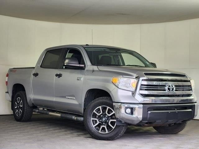 2016 Toyota Tundra SR5 — photo 1 of 13