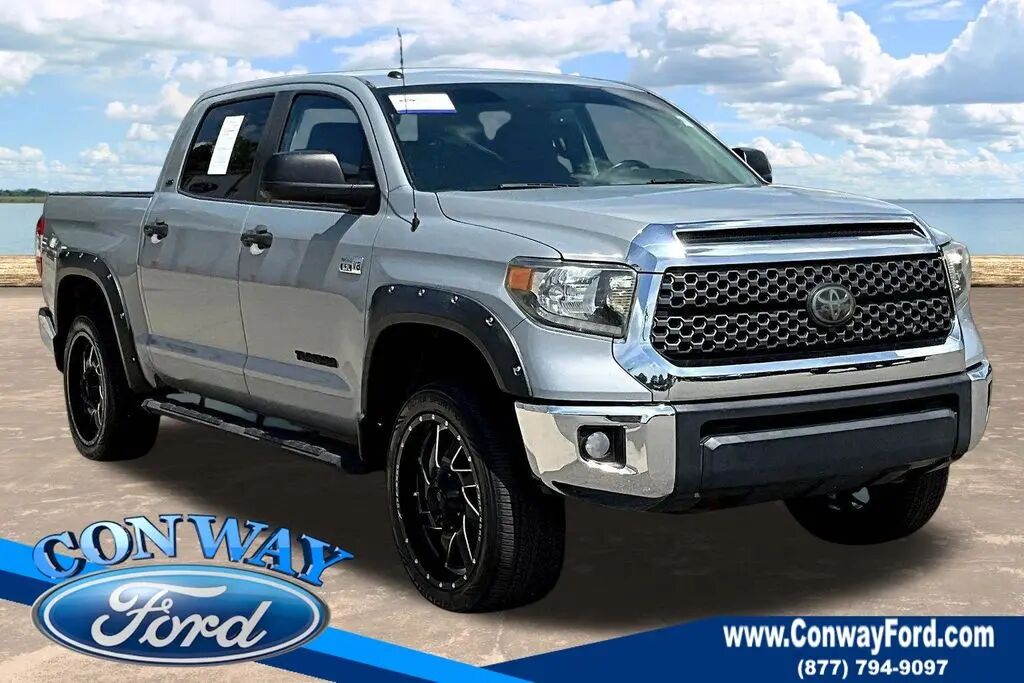 2018 Toyota Tundra SR5 — photo 1 of 12