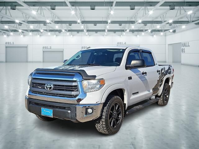 2017 Toyota Tundra SR5 — photo 1 of 13