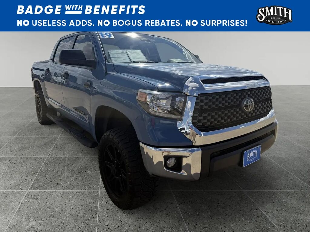 2019 Toyota Tundra SR5 — photo 1 of 13