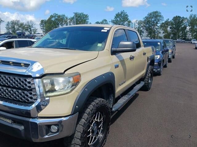 2020 Toyota Tundra SR5 — photo 1 of 13