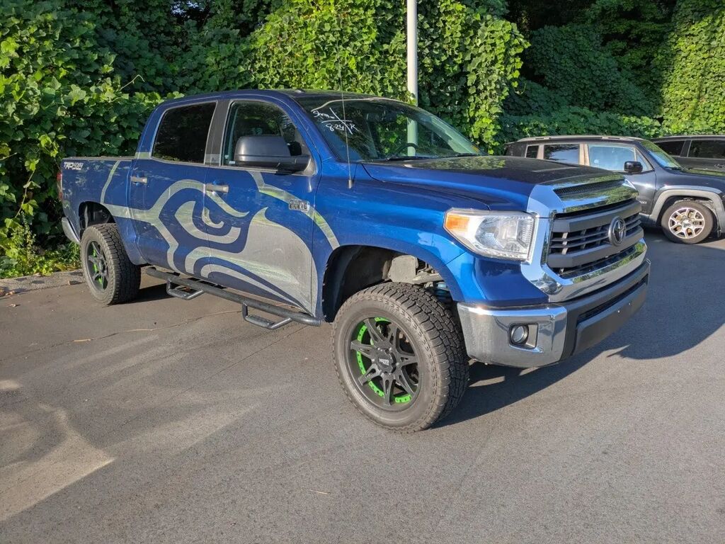 2015 Toyota Tundra SR5 — photo 1 of 13