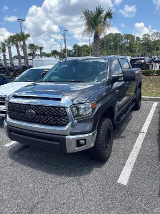 2018 Toyota Tundra SR5 — photo 1 of 15