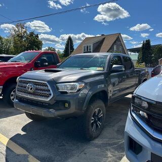 2016 Toyota Tacoma SR5 V6 — photo 1 of 6